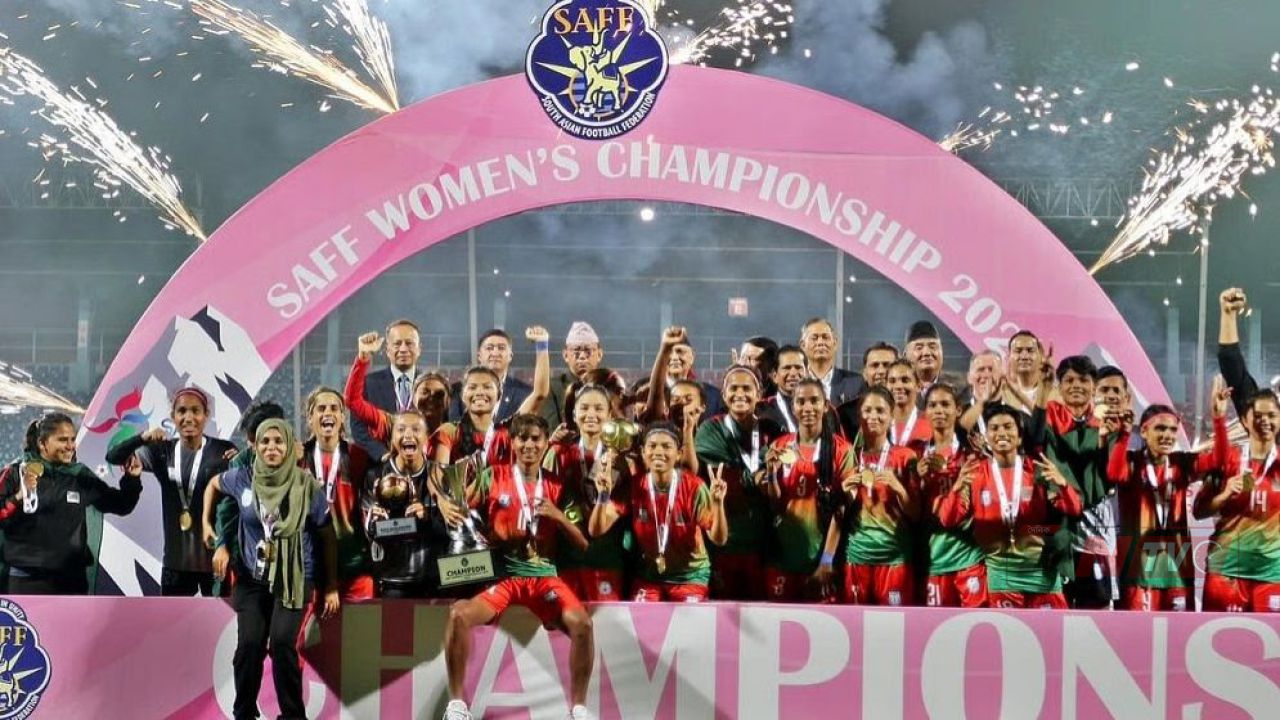 অবশেষে সাফজয়ী নারী ফুটবলারদের দেড় কোটি টাকা পরিশোধ