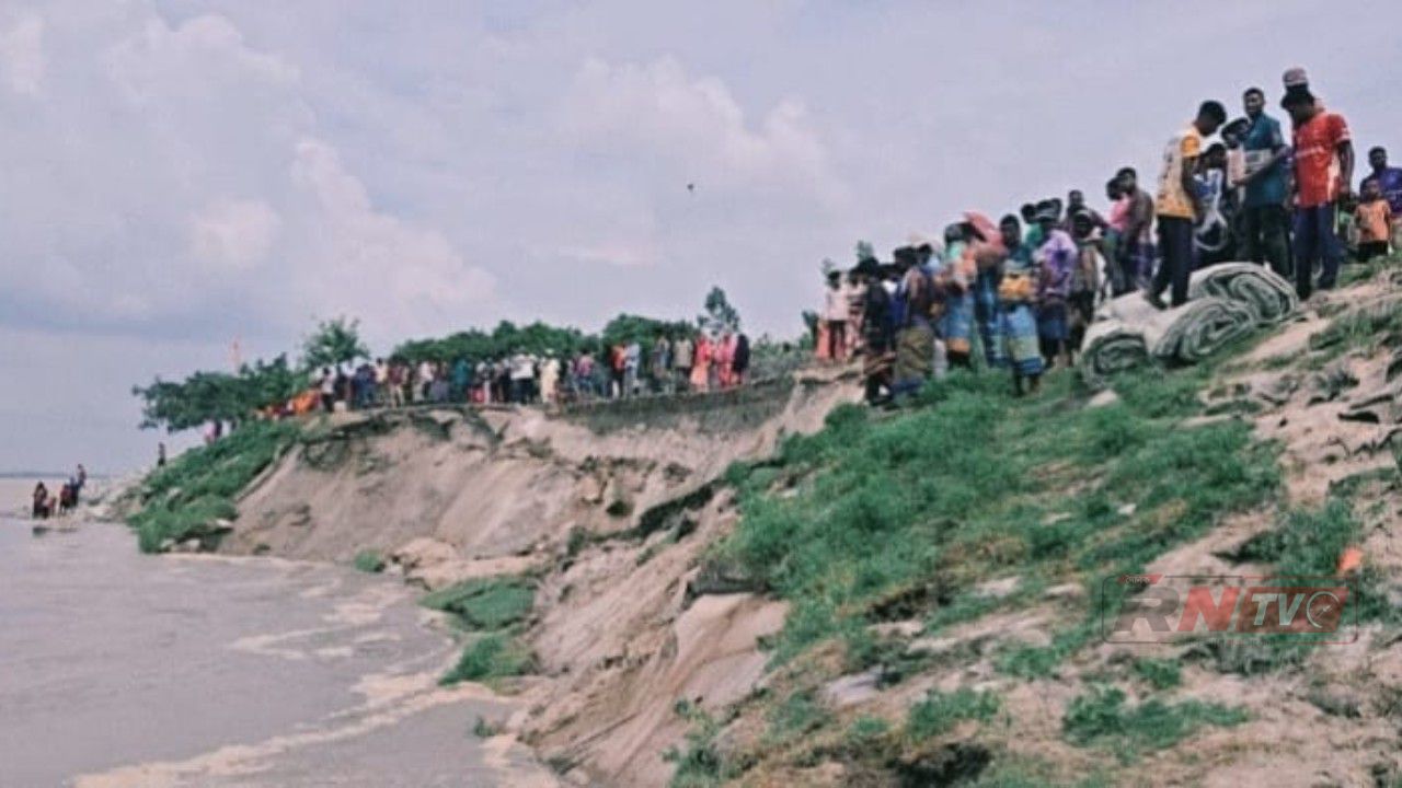 ধুনটে যমুনার ভয়াল ভাঙন, হুমকিতে বন্যা নিয়ন্ত্রণ বাঁধ  নিরাপদ আশ্রয়ের খোঁজে নদীপাড়ের শত শত পরিবার
