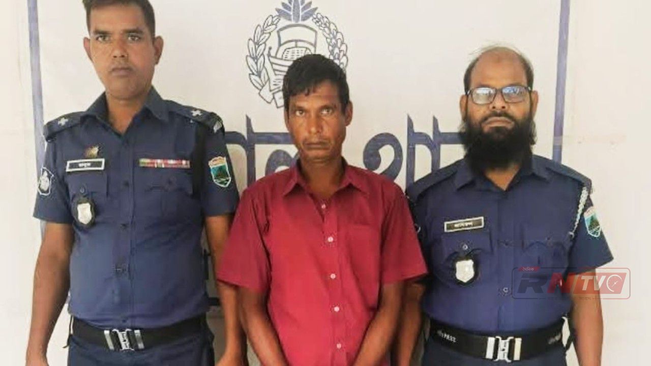 নাচোলে পুলিশের অভিযানে গাঁজাসহ গ্রেপ্তার ১