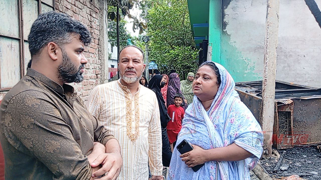চাটখিলে প্রবাসীর বসতঘরে মধ্যরাতে অগ্নিসংযোগ, সবকিছু পুড়ে ছাই