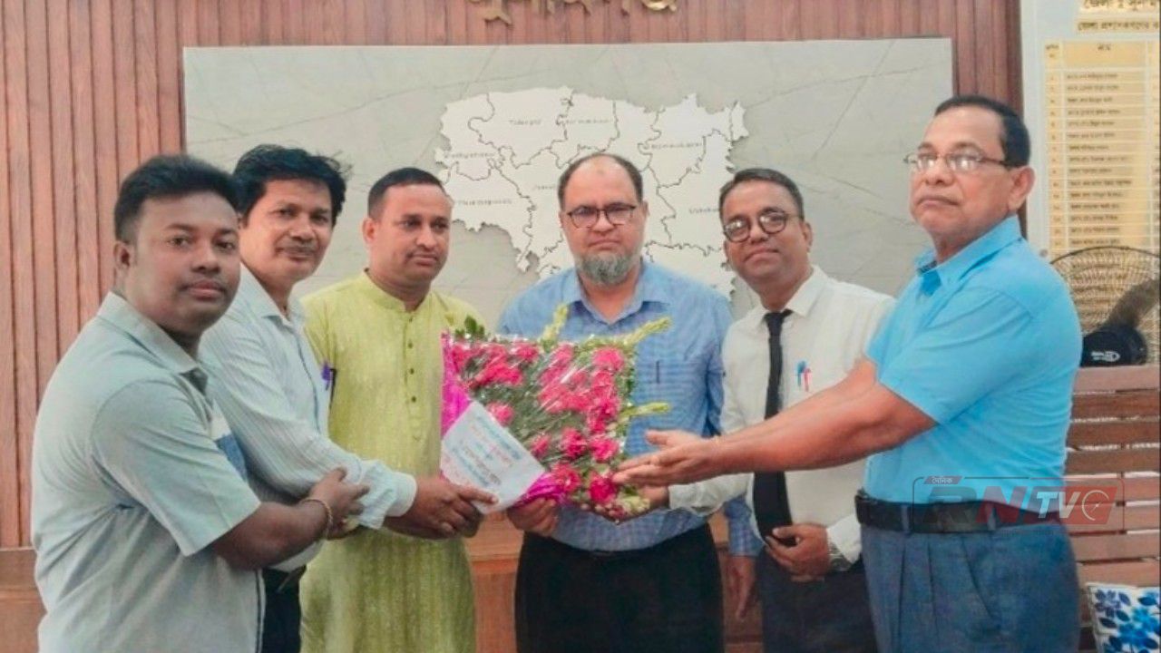 সুনামগঞ্জের জেলা প্রশাসকের সাথে বাংলাদেশ জন্মাষ্টমী উদযাপন পরিষদ সুনামগঞ্জ জেলা শাখার নেতৃবৃন্দের সৌজন্য সাক্ষাৎ 