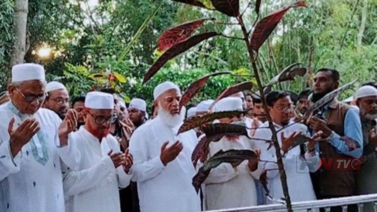 শহীদ আব্দুল মালেকের কবর জিয়ারত করে পরিবারের পাশে ডা. শফিকুর রহমান