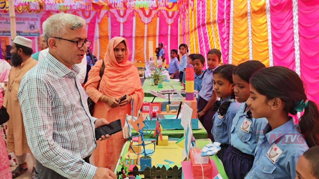 চিরিরবন্দরে বৃত্তিপ্রাপ্ত শিক্ষার্থীদের সংবর্ধনা ও ২য় বিজ্ঞান মেলা অনুষ্ঠিত।