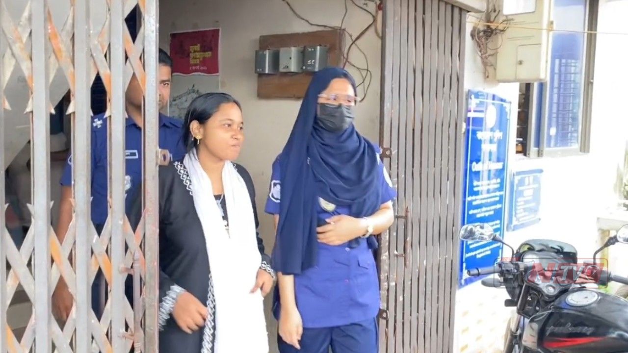 জগন্নাথপুরে আলোচিত নারী মানবপাচারকারীসহ ২ জন গ্রেপ্তার, বিদেশে নেওয়ার নাম কোটি টাকা হাতিয়ে নেওয়ার অভিযোগ